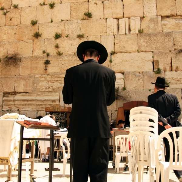הרב יניב בוזגלו להתפלל ערבית אחר שענה ברכו